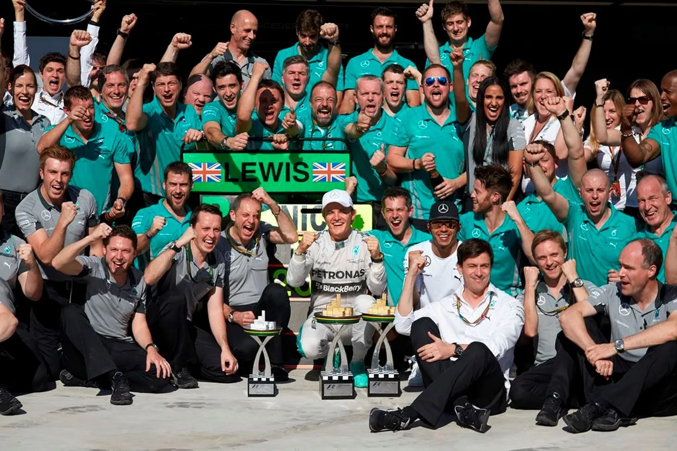Ecclestone insinúa ayuda de la FIA a Mercedes con los motores V6