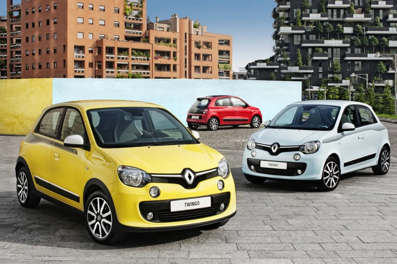 Francia - Febrero 2015: El Renault Twingo llega a las posiciones de cabeza