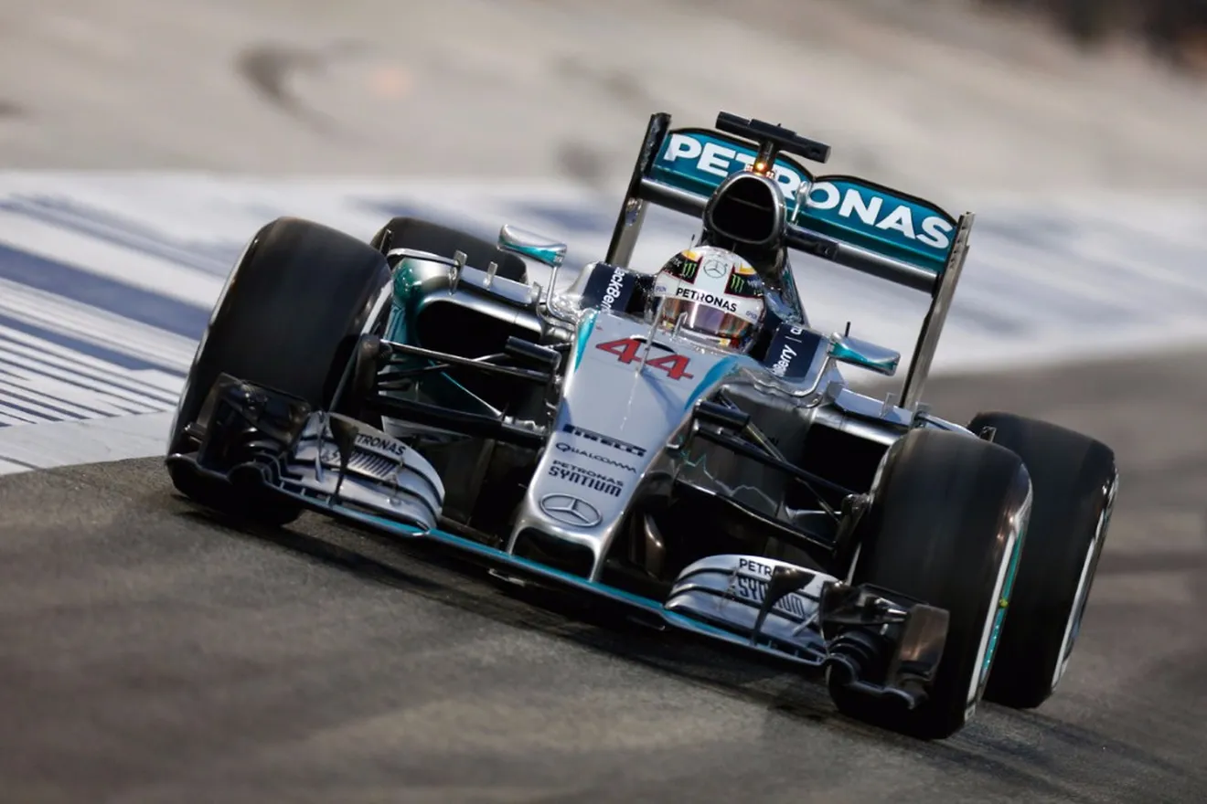 Hamilton conquista Bahrein y Räikkönen vuelve al podio