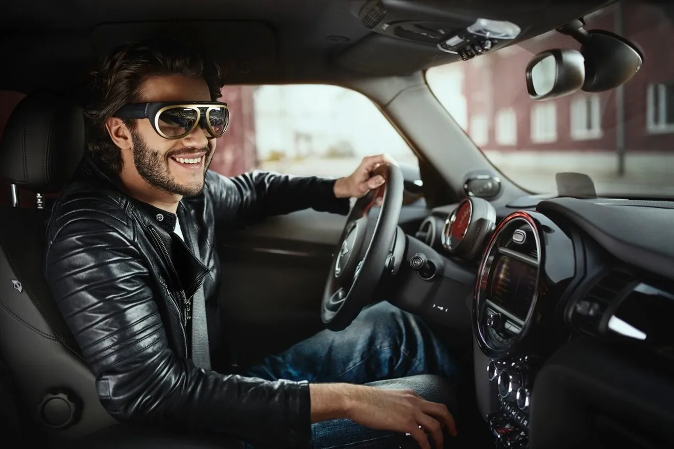 MINI nos muestra otra forma de conducir, con gafas de realidad aumentada