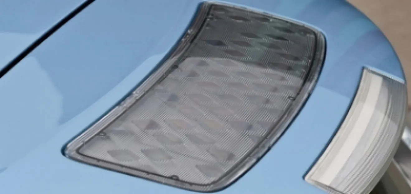 ¿Pueden las placas solares recargar los coches híbridos?