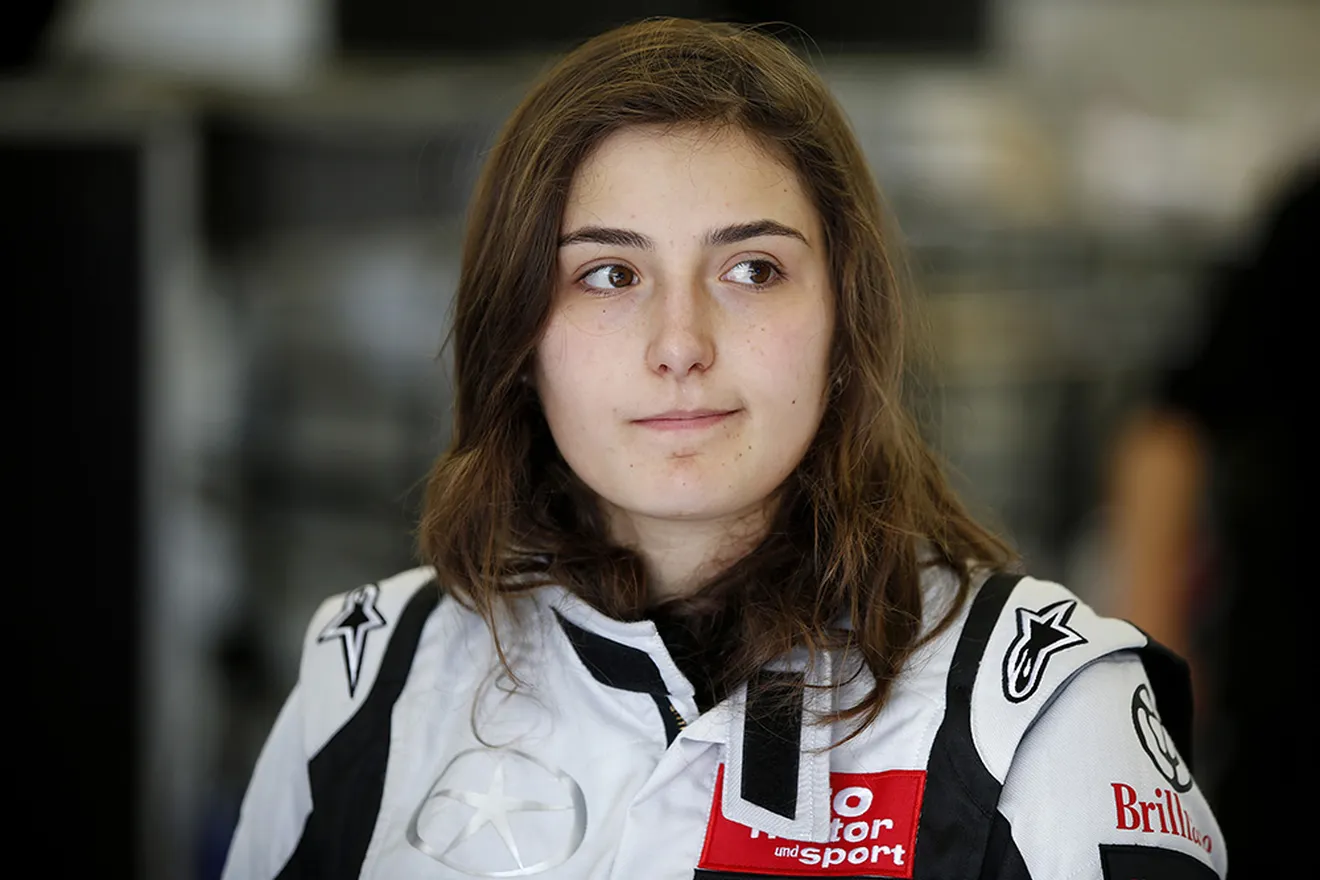 Tatiana Calderón: "No hay suficientes pilotos para un campeonato de F1 femenino"
