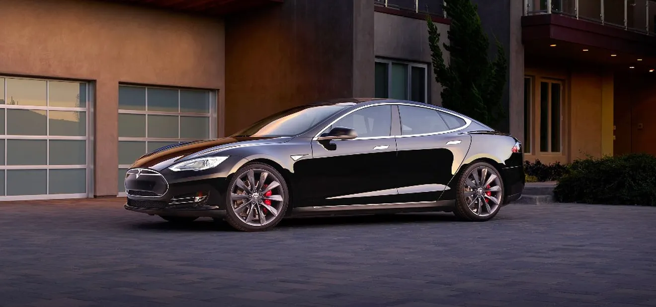Tesla Model S 70D, nuevo modelo de acceso de 333 CV con tracción total