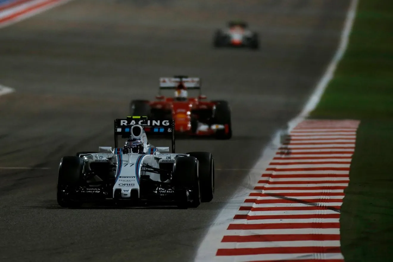 Williams ve a Ferrari alejarse en la persecución a Mercedes