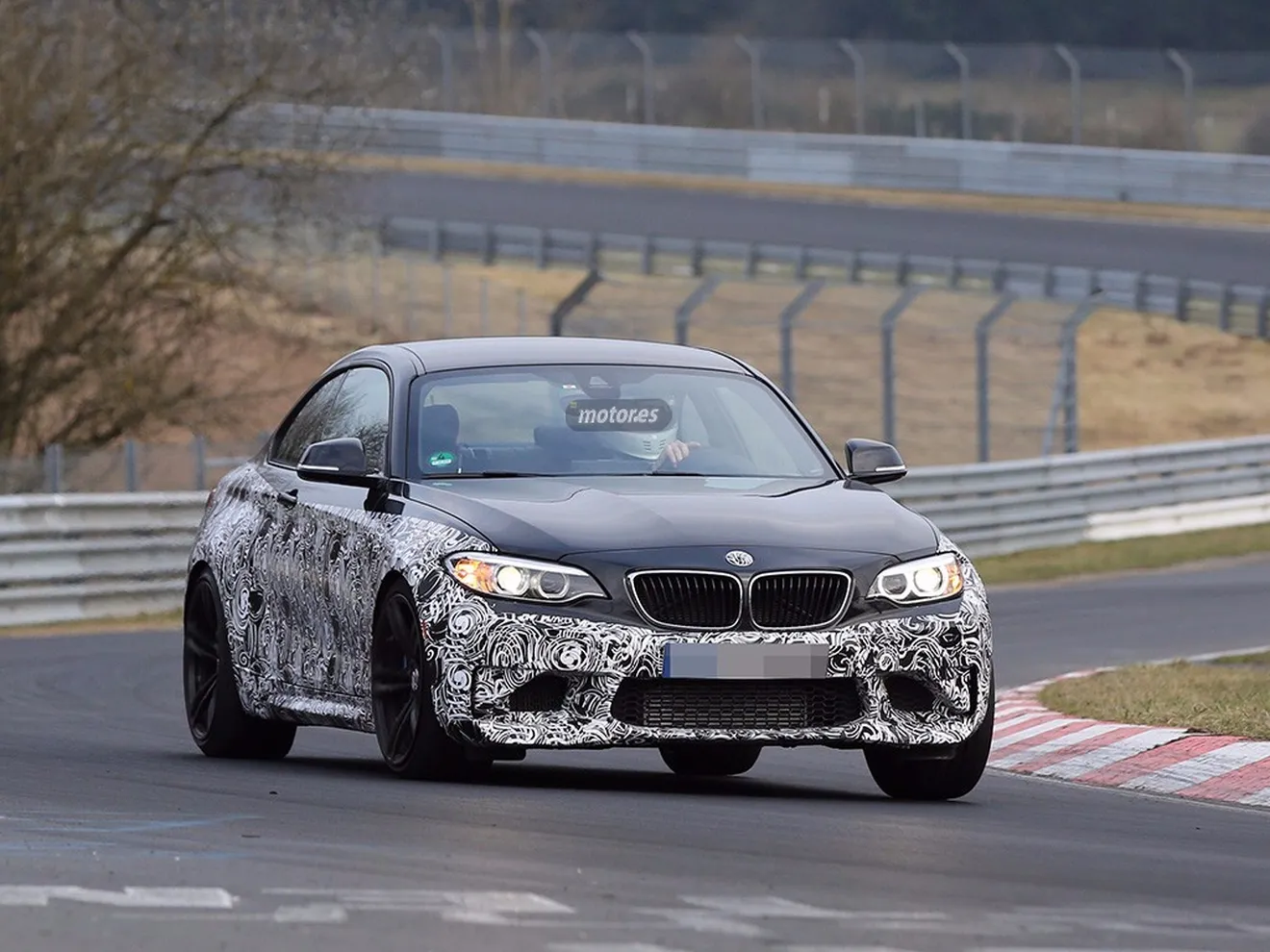 Escucha como ruge el BMW M2 2016 en el Circuito de Nürburgring