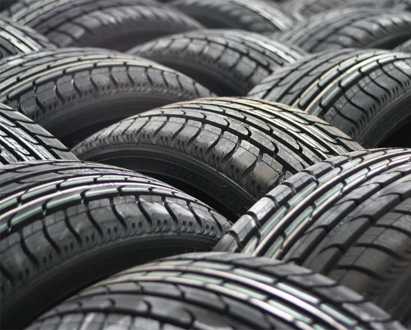 Peligros y consecuencias de llevar los neumáticos en mal estado