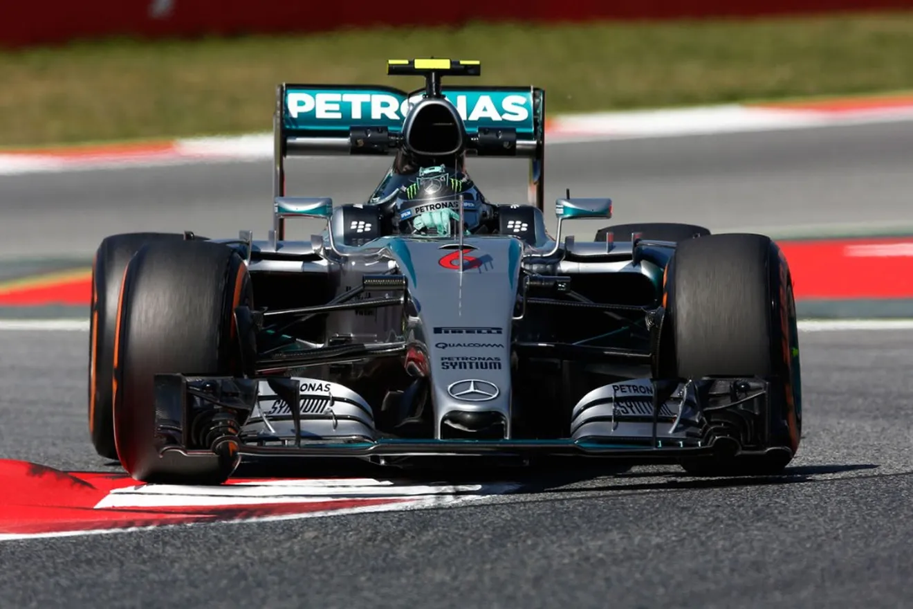 Rosberg rompe el dominio de las poles de Hamilton