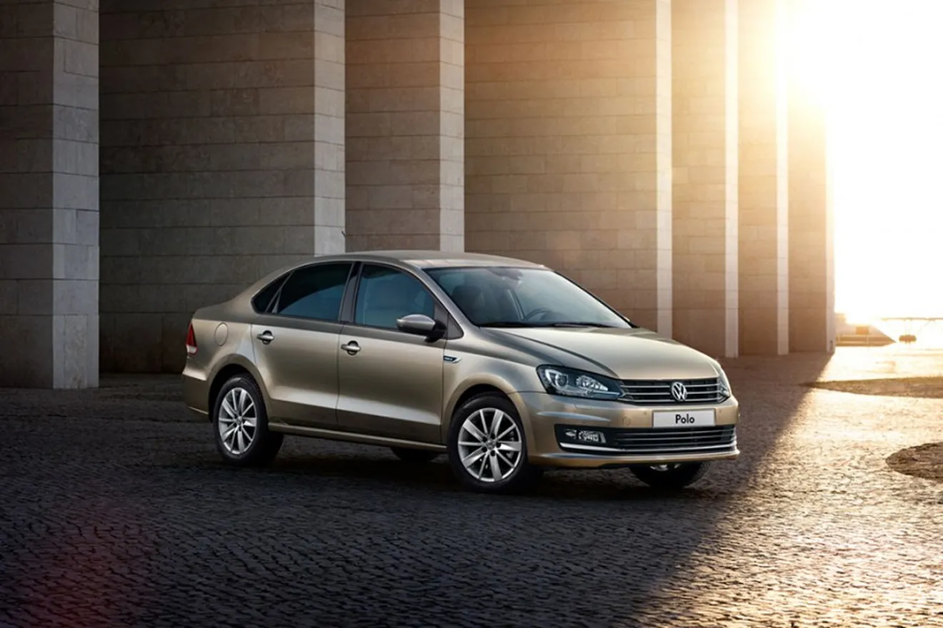 Volkswagen Polo Sedan 2015, "restyling" para un cuatro puertas inédito en Europa