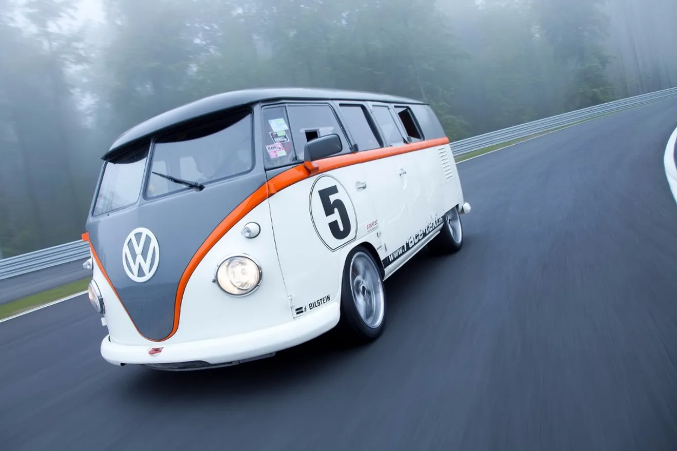 Volkswagen Transporter T1 "Race Taxi", su motor Porsche con 530 CV te acelerará el corazón