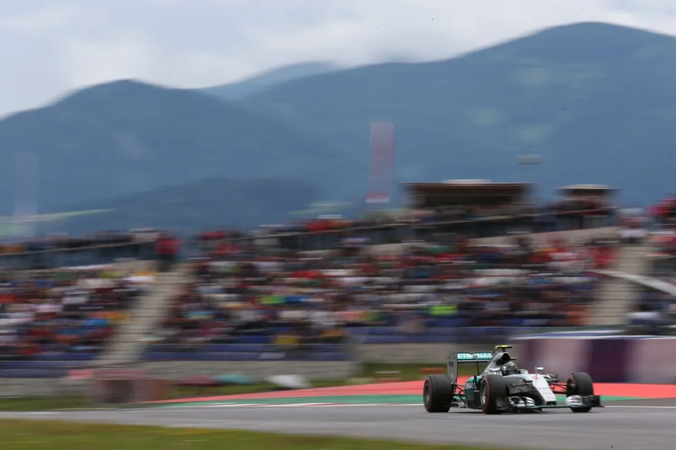 Rosberg conquista Austria; Alonso se queda en el muro en la primera vuelta