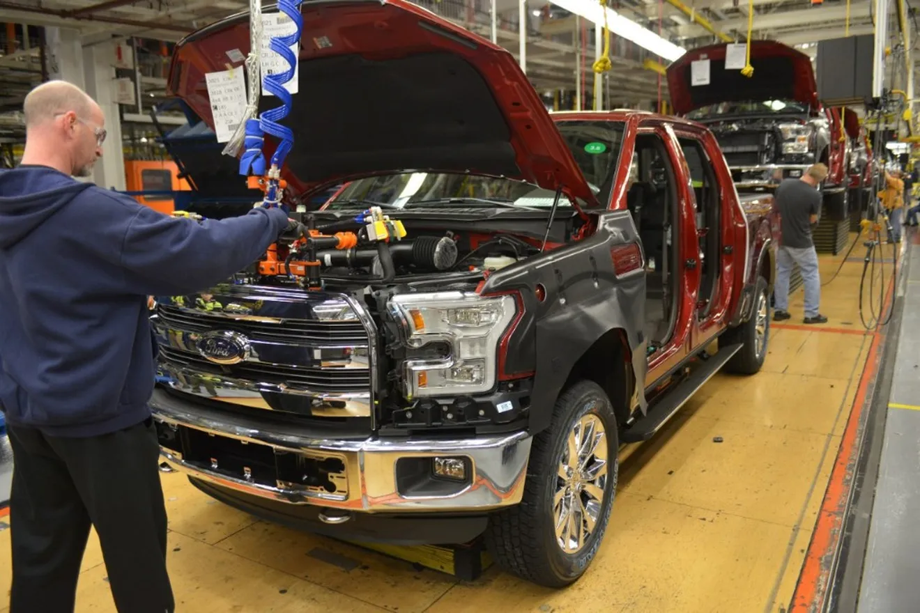 Estados Unidos - Mayo 2015: Las ventas del Ford F-150 se frenan por problemas de suministro