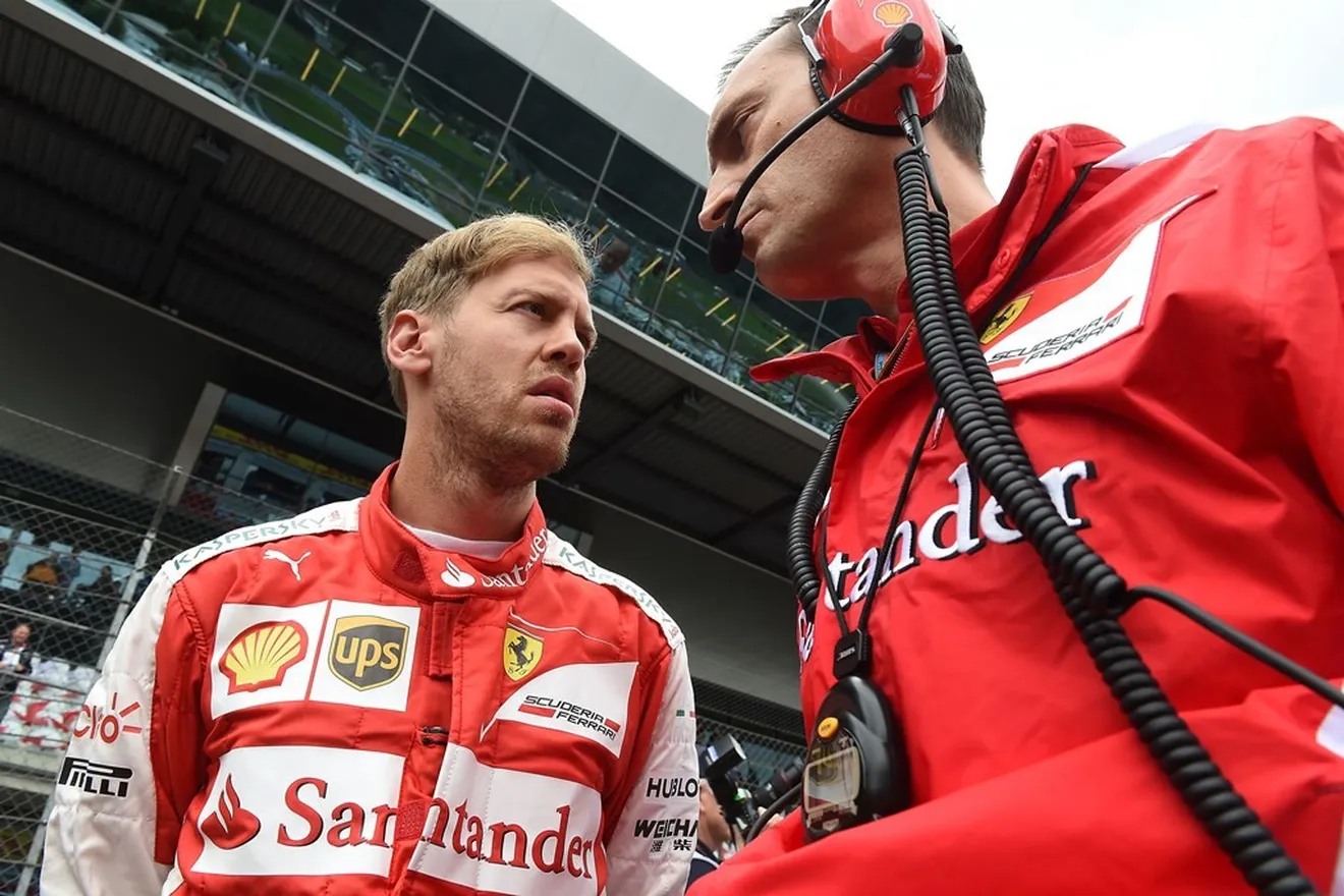 Vettel y Arrivabene defienden a sus mecánicos tras el fallo en el pit stop