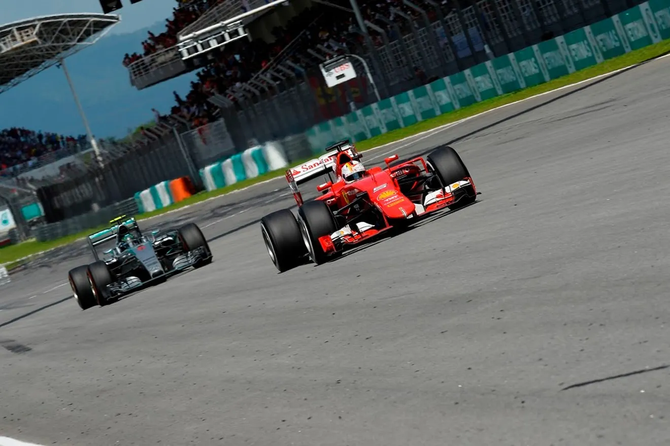 Hakkinen: "Vettel es una amenaza para el título de Mercedes"