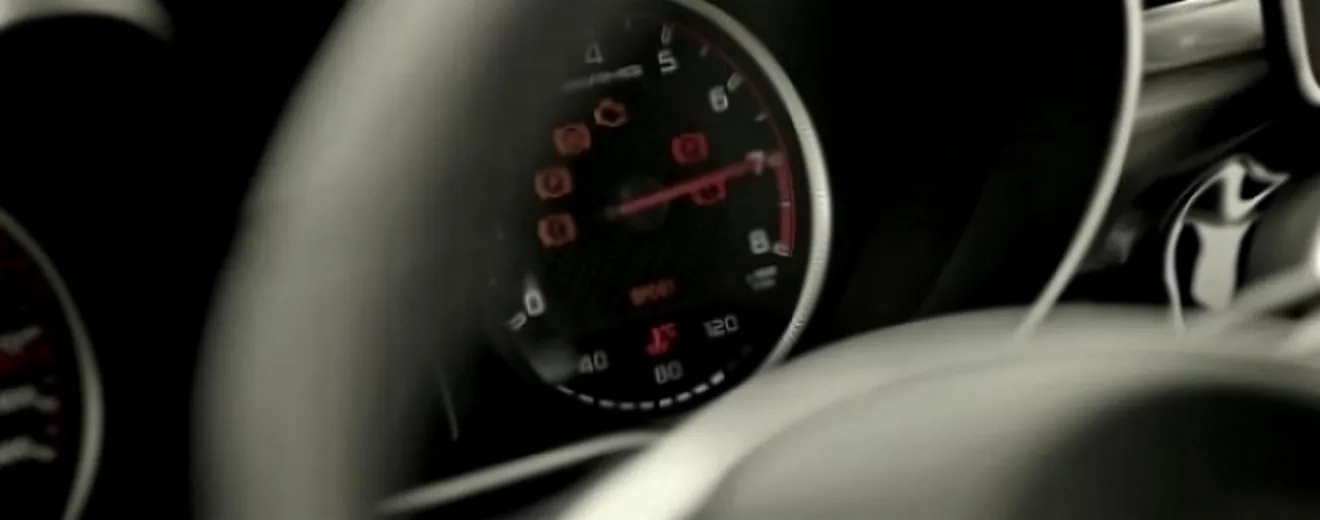 Mercedes-AMG nos anticipa el C 63 AMG 2015 con un breve teaser