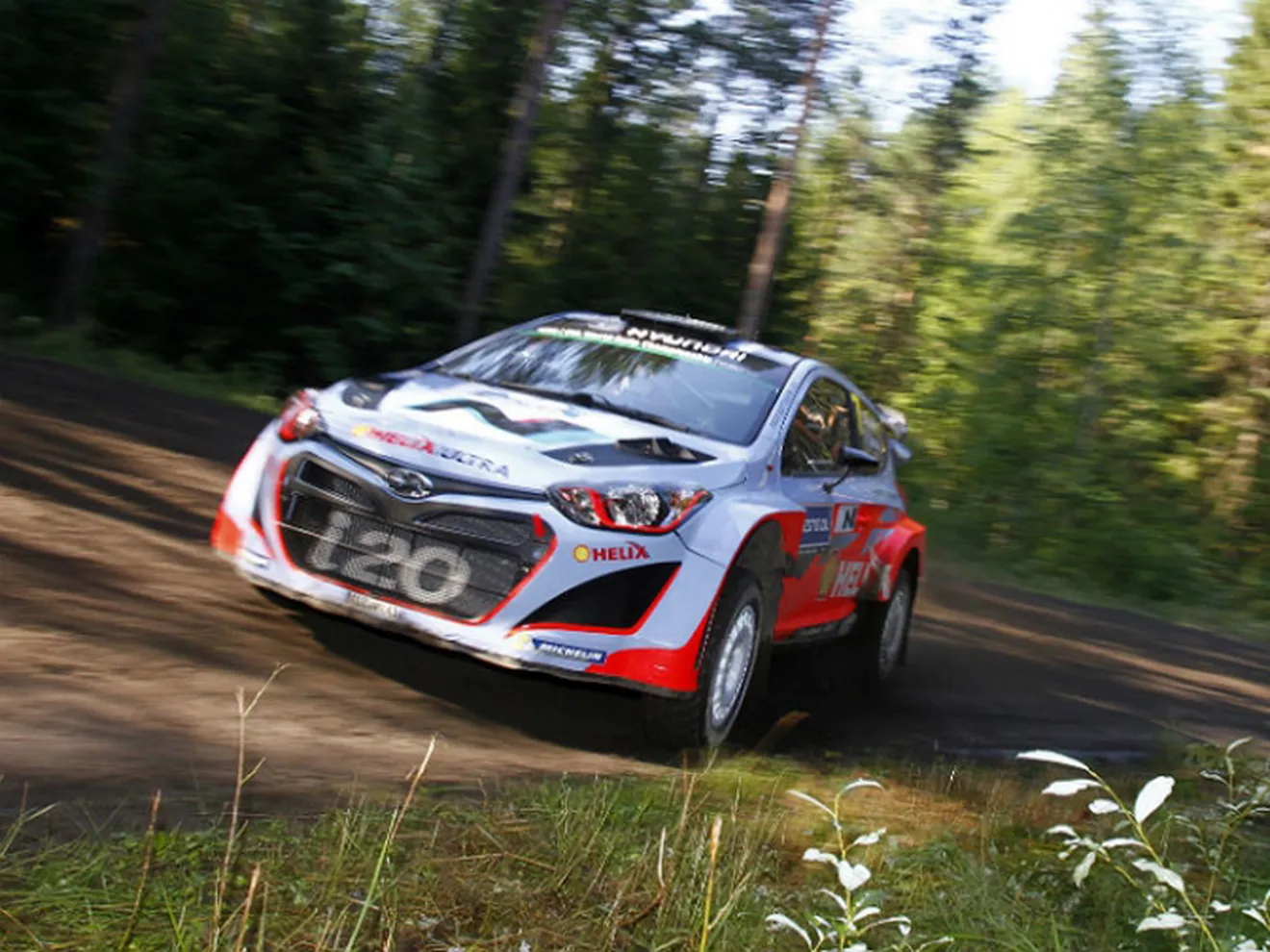 Velocidad y diecisiete World Rally Cars en Finlandia