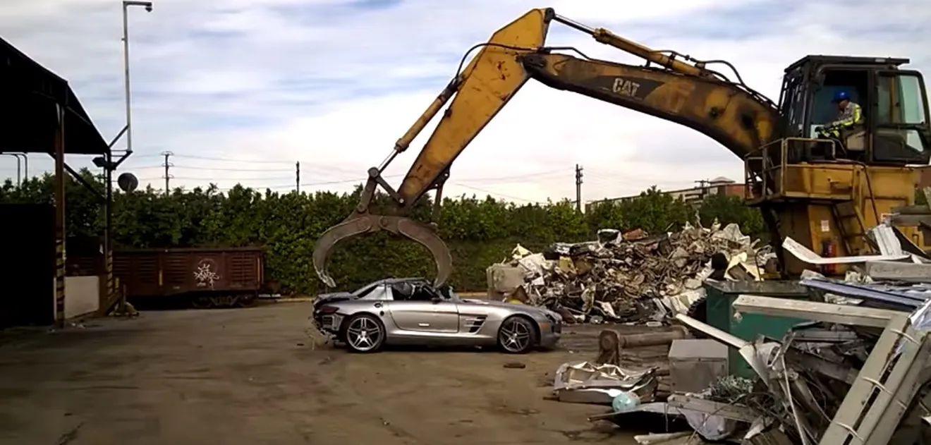 Al desguace, un Mercedes SLS AMG menos en el mundo