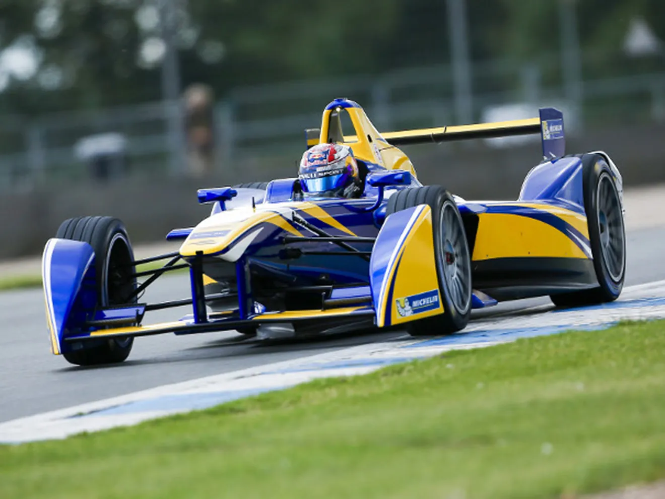 Sébastien Buemi domina el primer test en Fórmula E