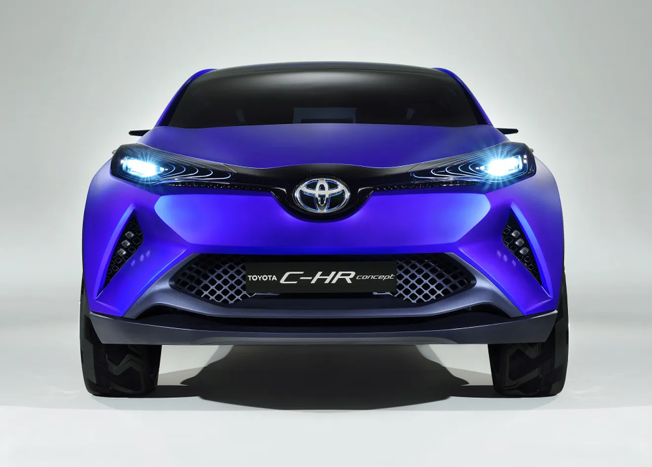 Toyota prepara un crossover para el Salón de Ginebra 2016