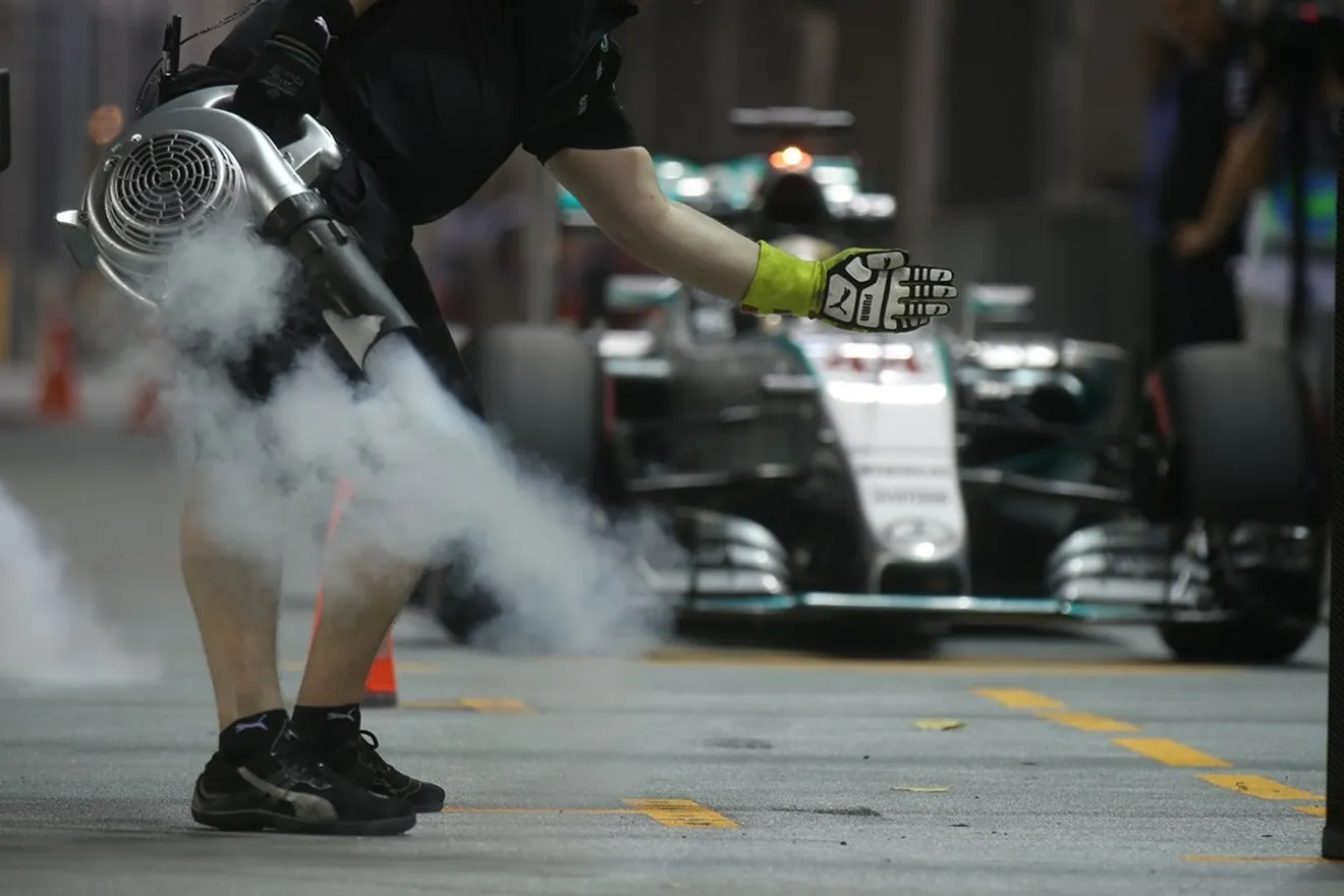 Mercedes no comprende su rendimiento en Singapur