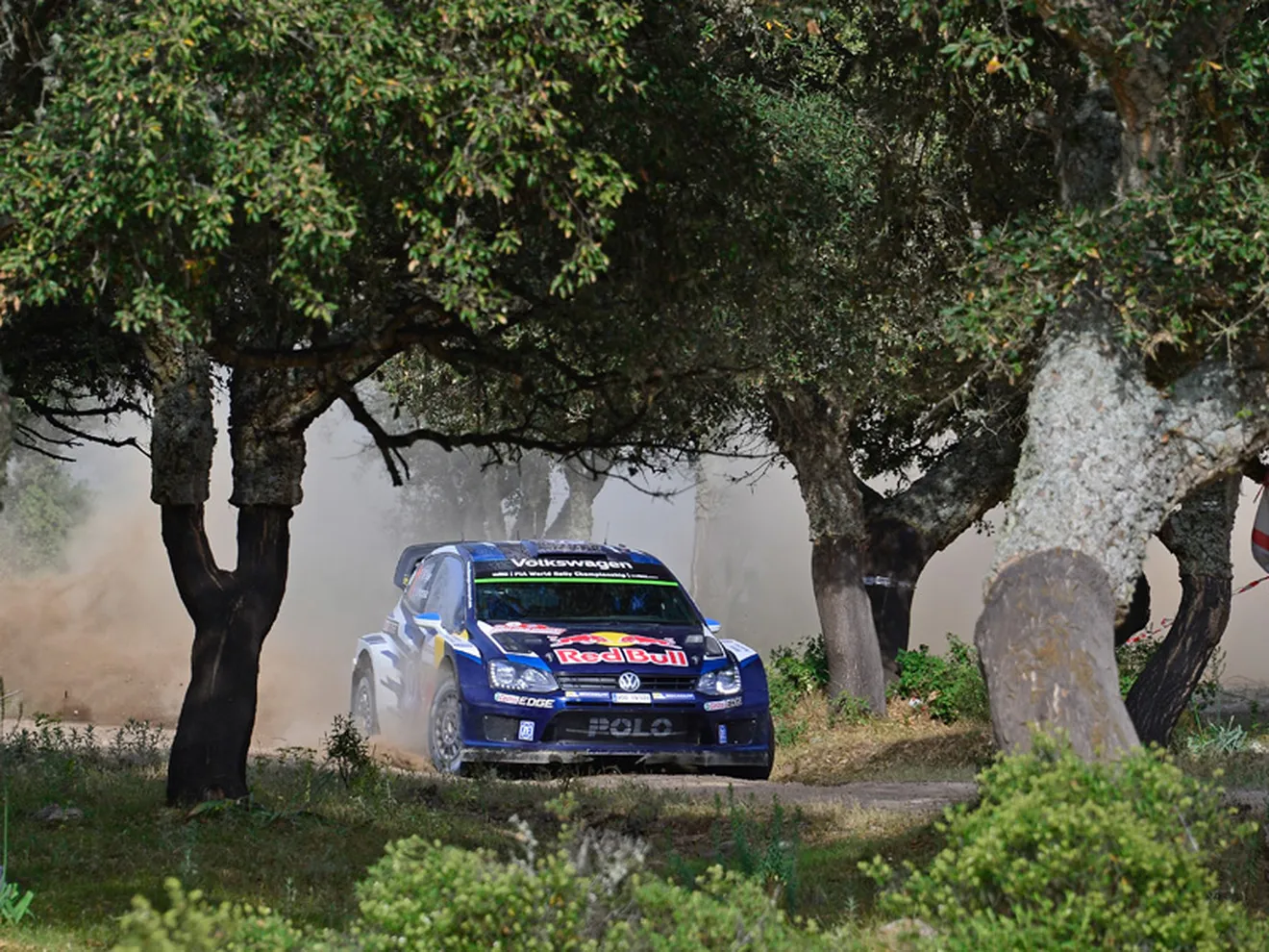 Volkswagen y Ogier están imbatidos en el Rally RACC