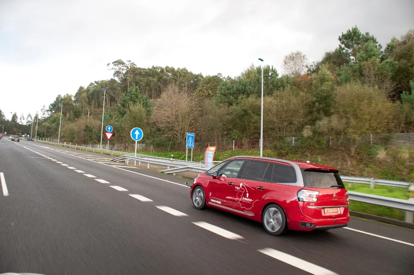 ¿Cómo es el coche autónomo de Peugeot Citroën que está recorriendo España?