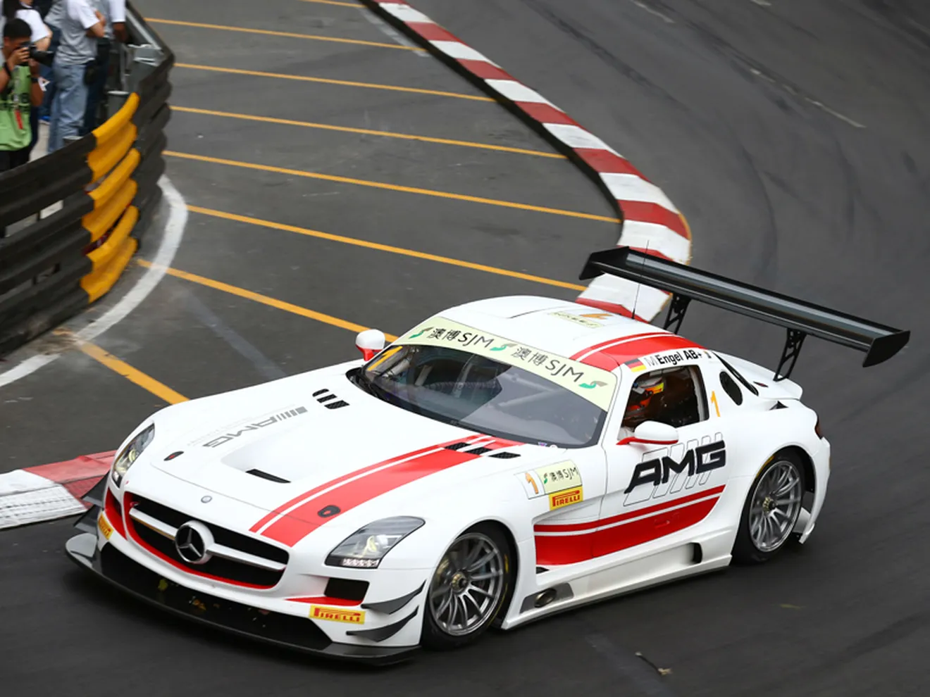 Maro Engel vence en el FIA GT World Cup de Macao