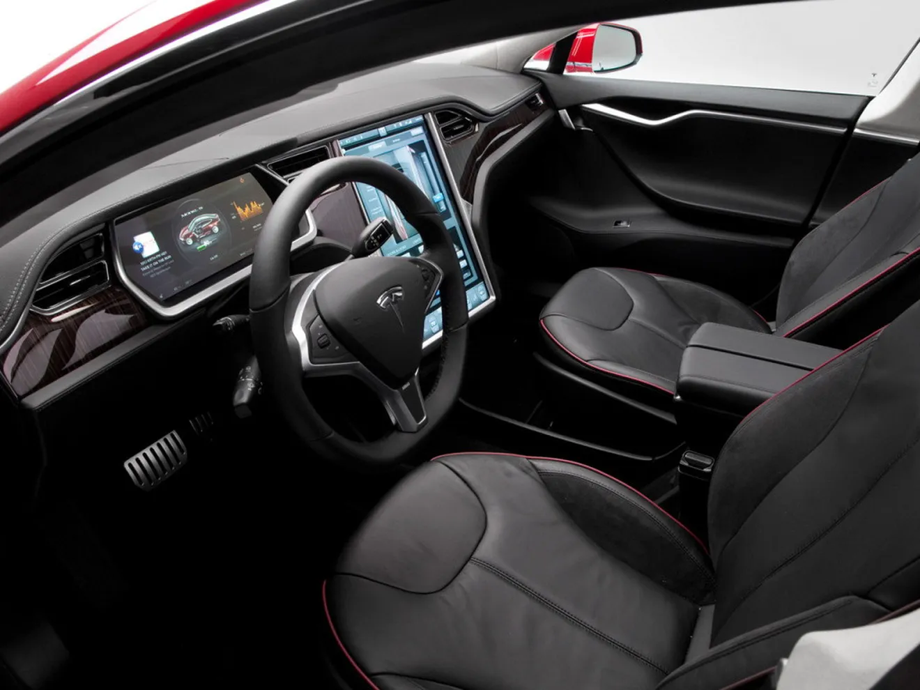 Tesla llama a revisión a todos los Model S para comprobar sus cinturones de seguridad