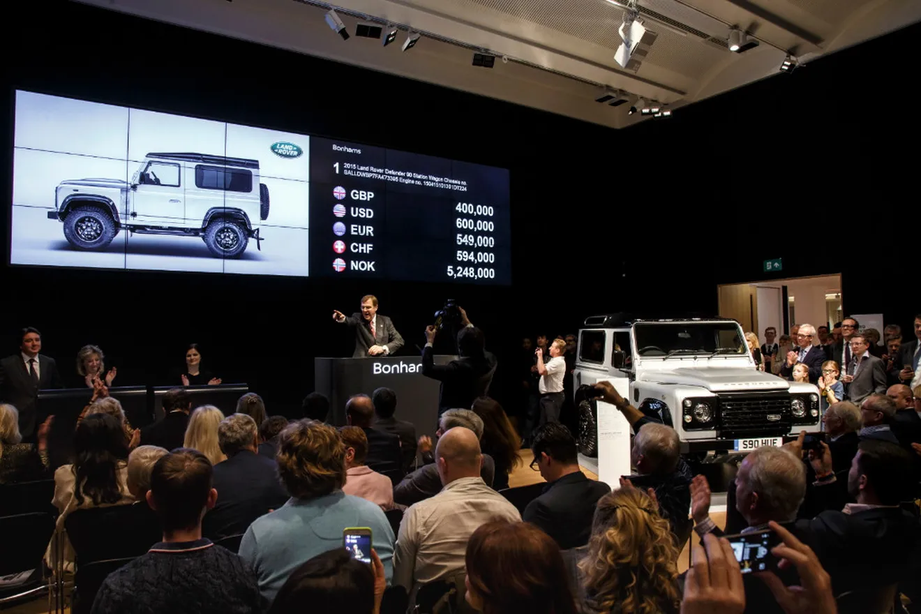 549.000 euros por el Land Rover Defender dos millones