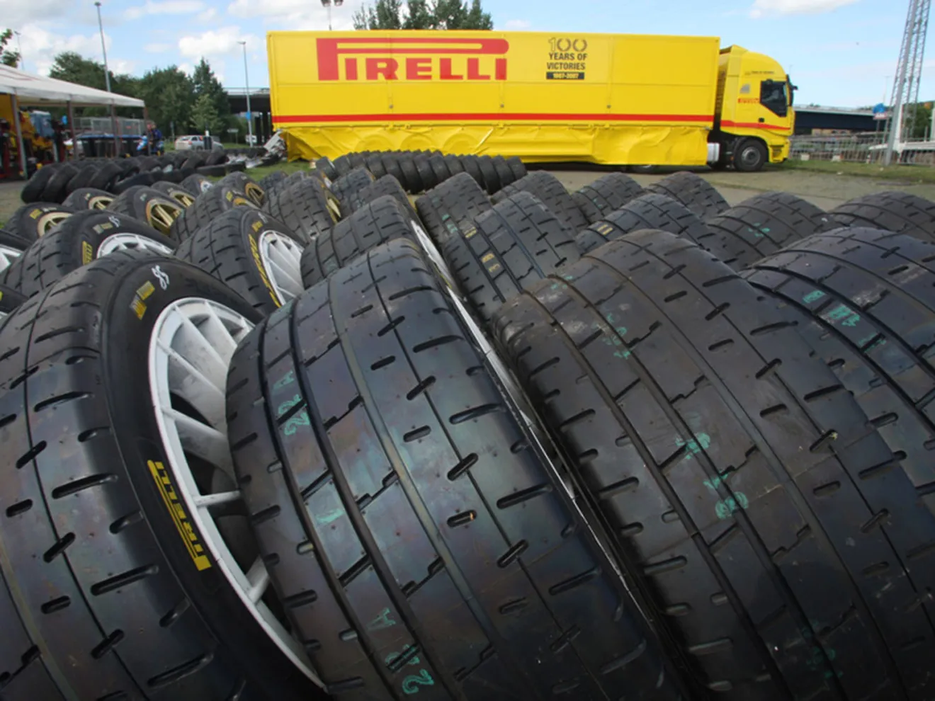 Cuatro fabricantes de neumáticos para el WRC 2016
