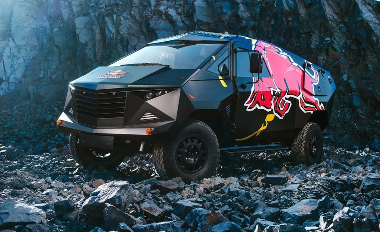 Este 4x4 blindado es la nueva sala de fiestas portátil de Red Bull