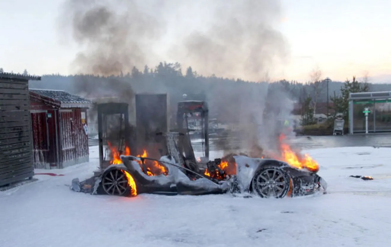 ¿Por qué se incendió un Tesla en Noruega?