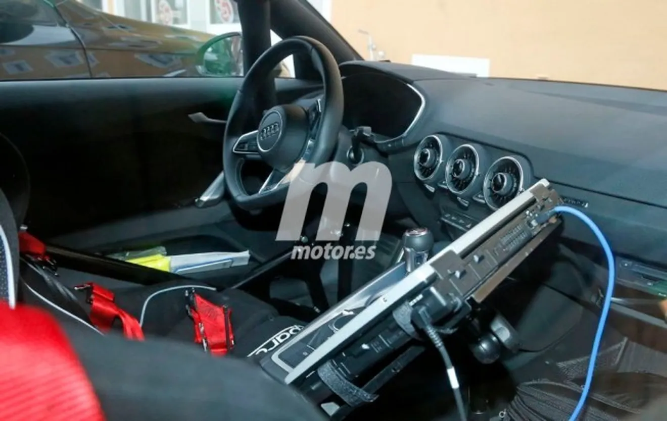 Audi TT RS 2016 - foto espía interior