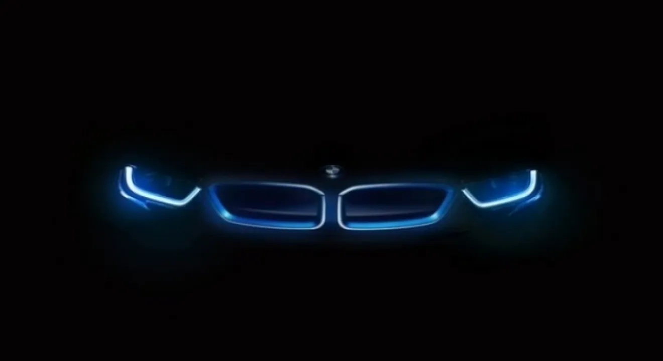 BMW celebra hoy 100 años y algo nos tiene preparado