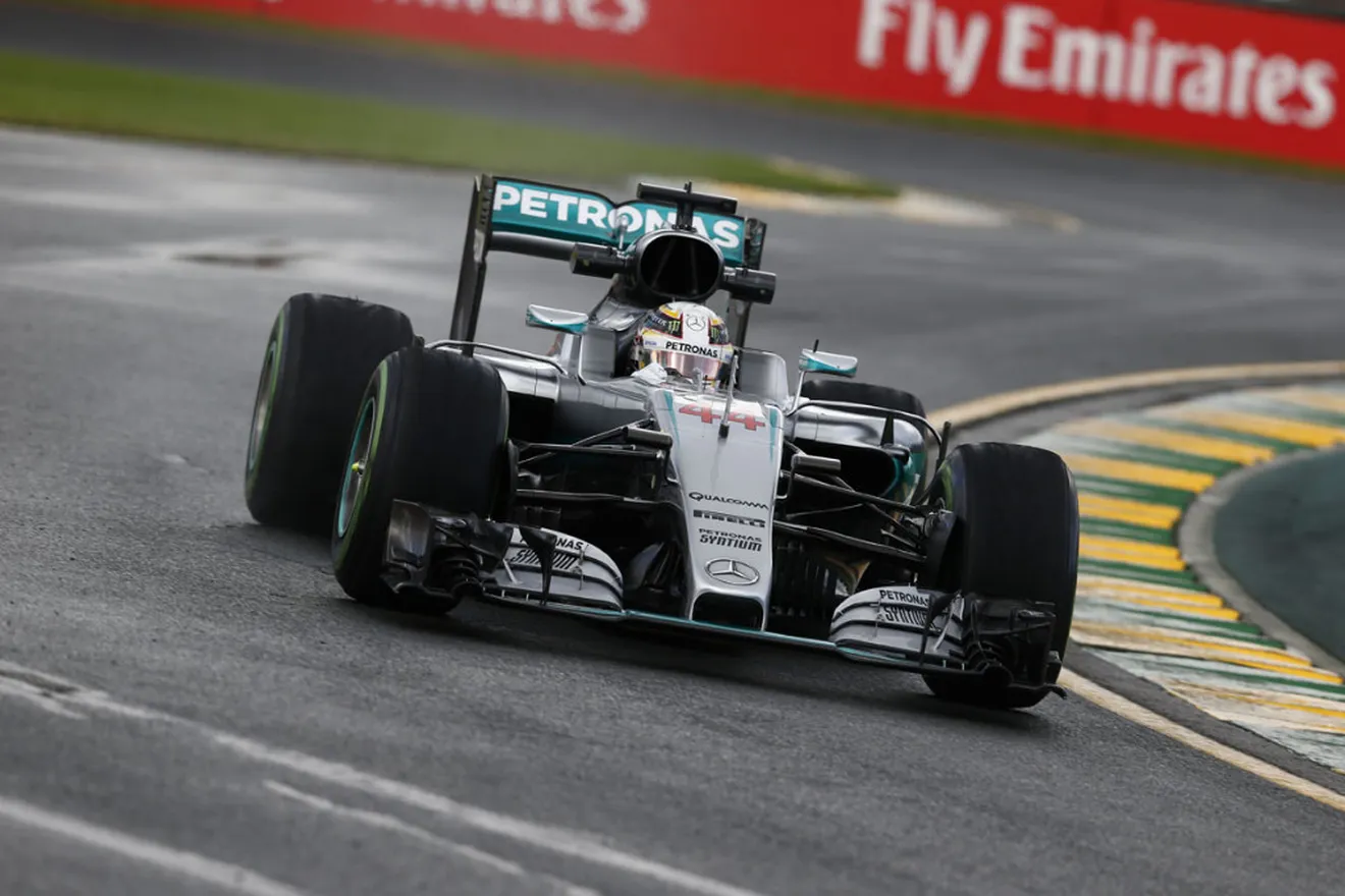 Cara y cruz para Hamilton y Rosberg en los libres de Australia