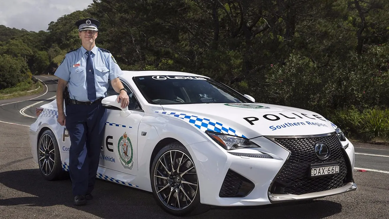 La policía australiana recibe un Lexus RC F