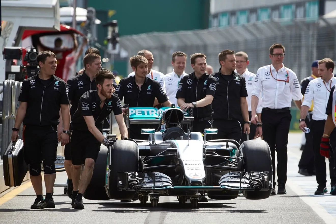 ​Mercedes decide intercambiar mecánicos entre sus pilotos