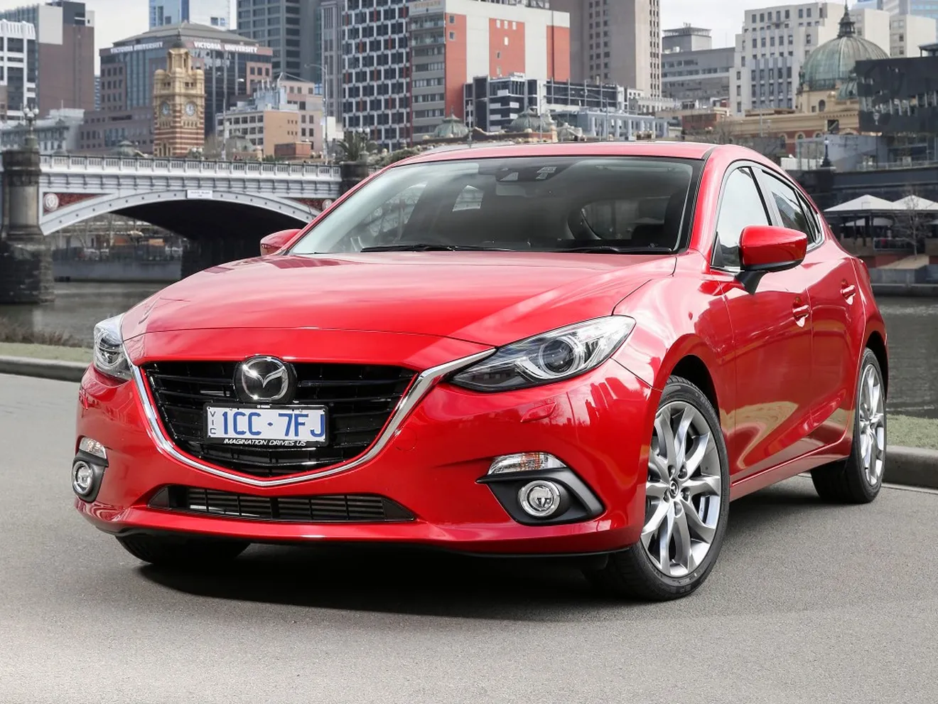 Australia - Febrero 2016: Mazda gana terreno