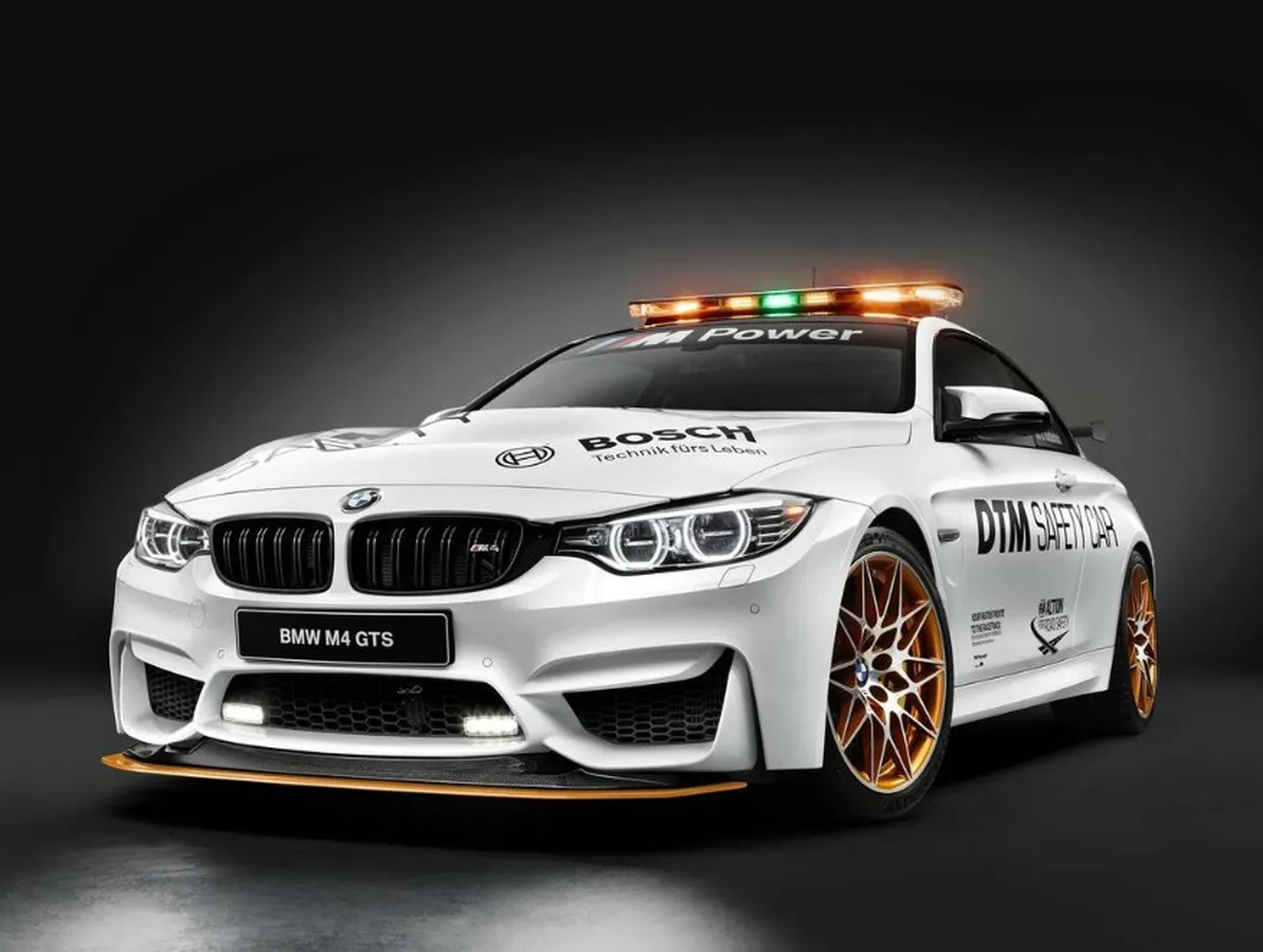 El BMW M4 GTS se convierte en el espectacular 'Safety Car' del DTM 2016