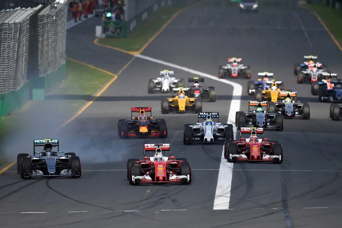 Ecclestone afirma que Mercedes ha ayudado a Ferrari a mejorar