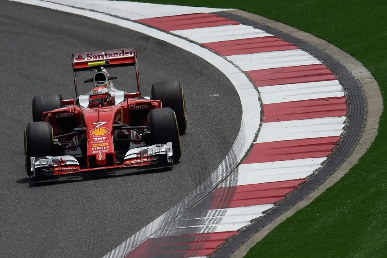Ferrari toma el control en los segundos libres frente a los Mercedes