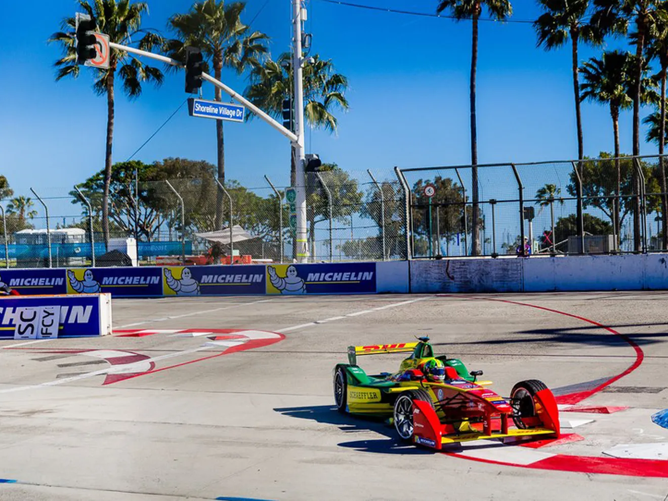 Lucas di Grassi gana el ePrix de Long Beach, Buemi falla