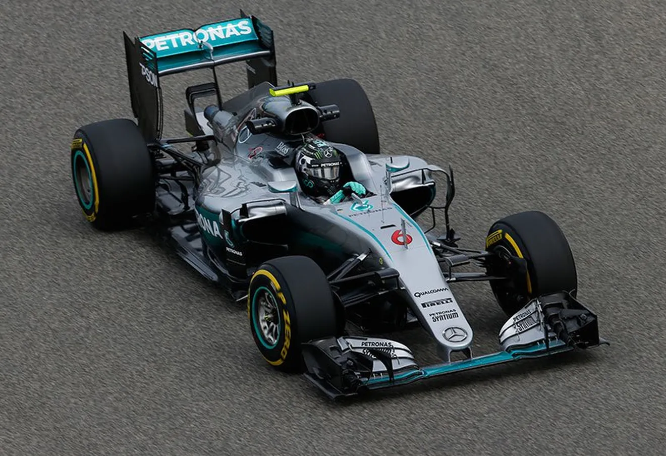 Rosberg teme que las bajas temperaturas perjudiquen a Mercedes en Bahrein