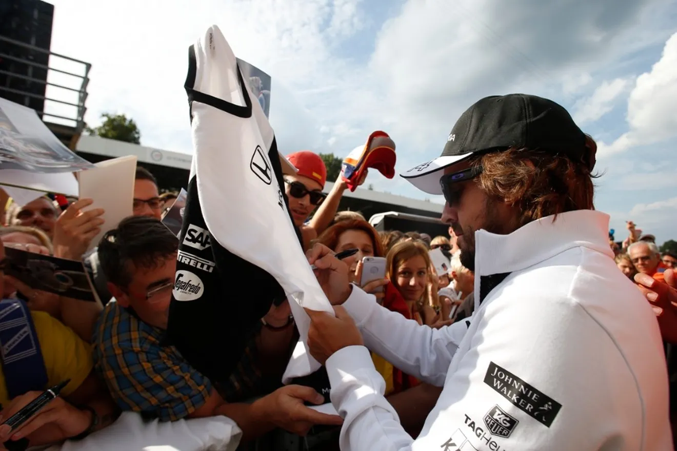 Fernando Alonso: “Red Bull está haciendo un gran trabajo promoviendo pilotos”