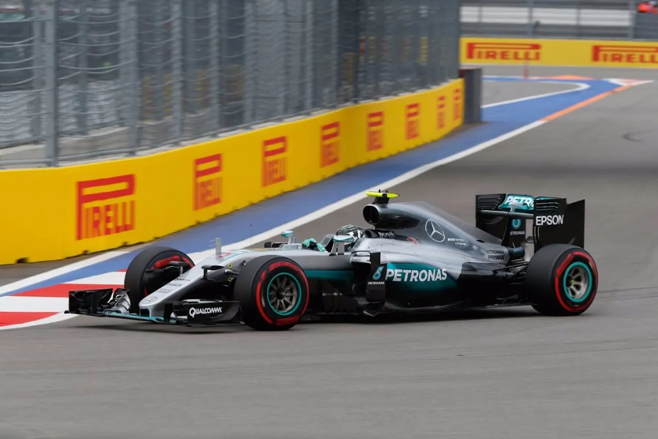 Impecable victoria de Rosberg; Alonso por fin suma