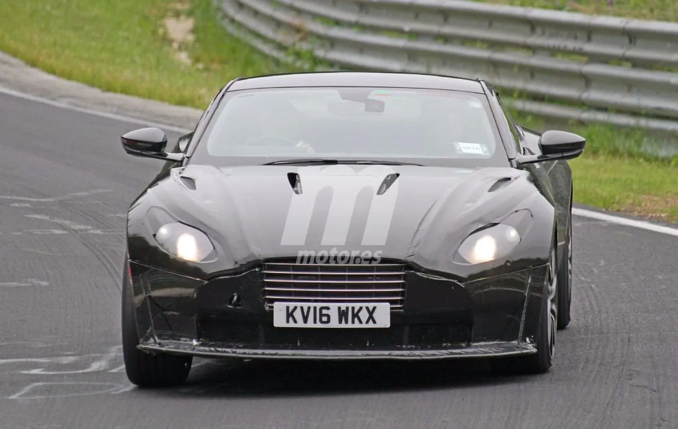 El futuro Aston Martin Vantage 2018 ya se deja ver rodando por el ring