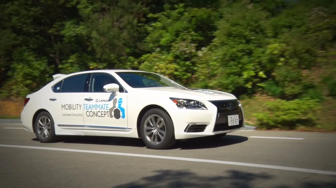 Conducción autónoma en ciudad con Toyota