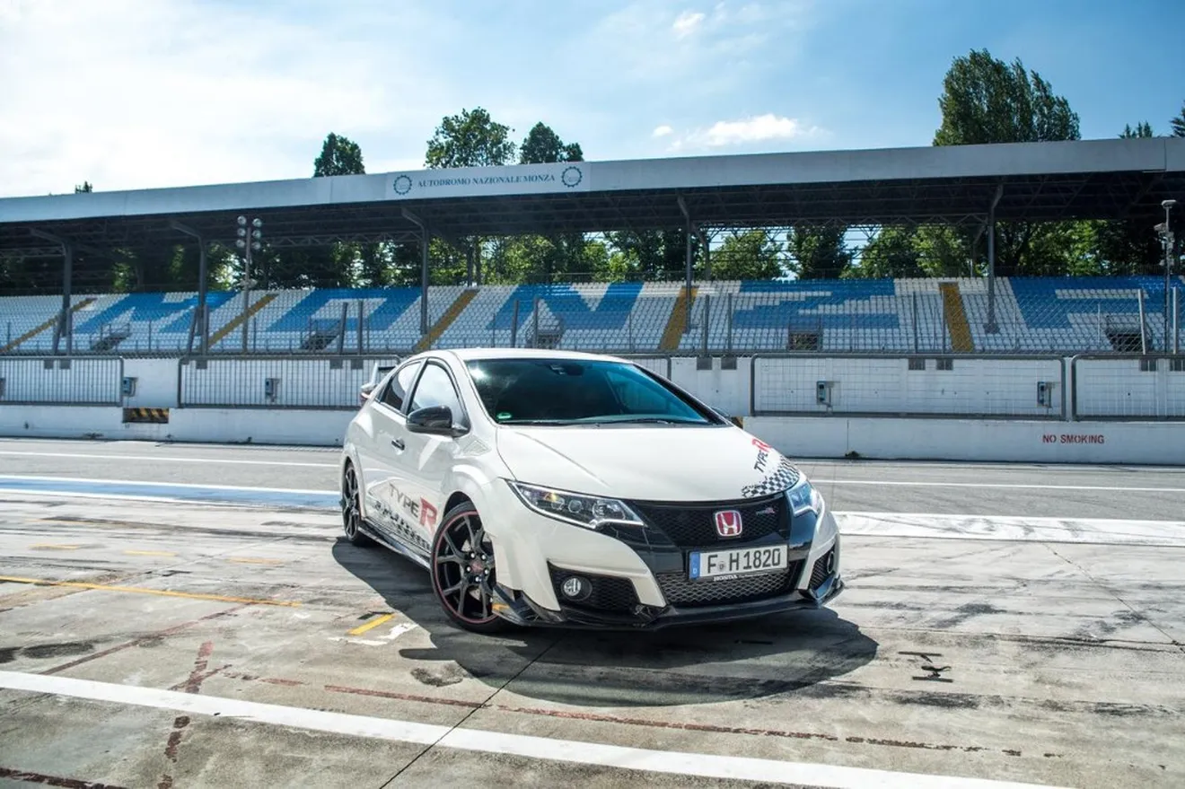 Honda Civic Type R, en cinco circuitos distintos: ¿sigue siendo el tracción delantera más rápido?