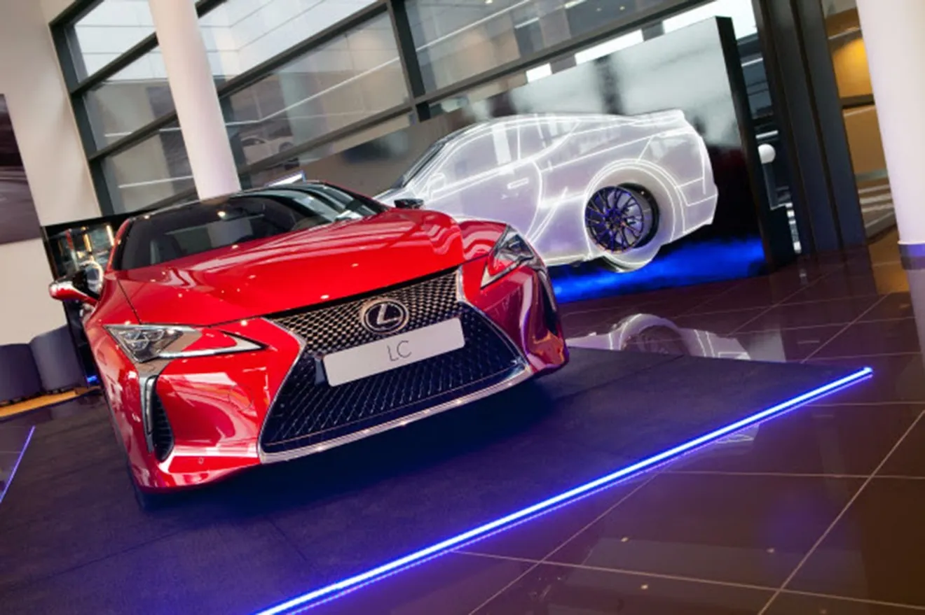 Llega el concepto Lexus F & F SPORT Corner a Madrid