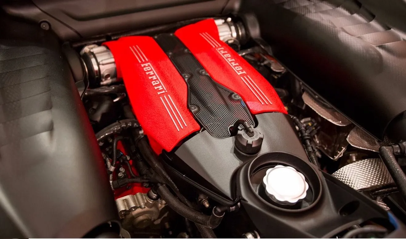 El Motor del Año 2016 es para... ¡El V8 biturbo del Ferrari 488 GTB!