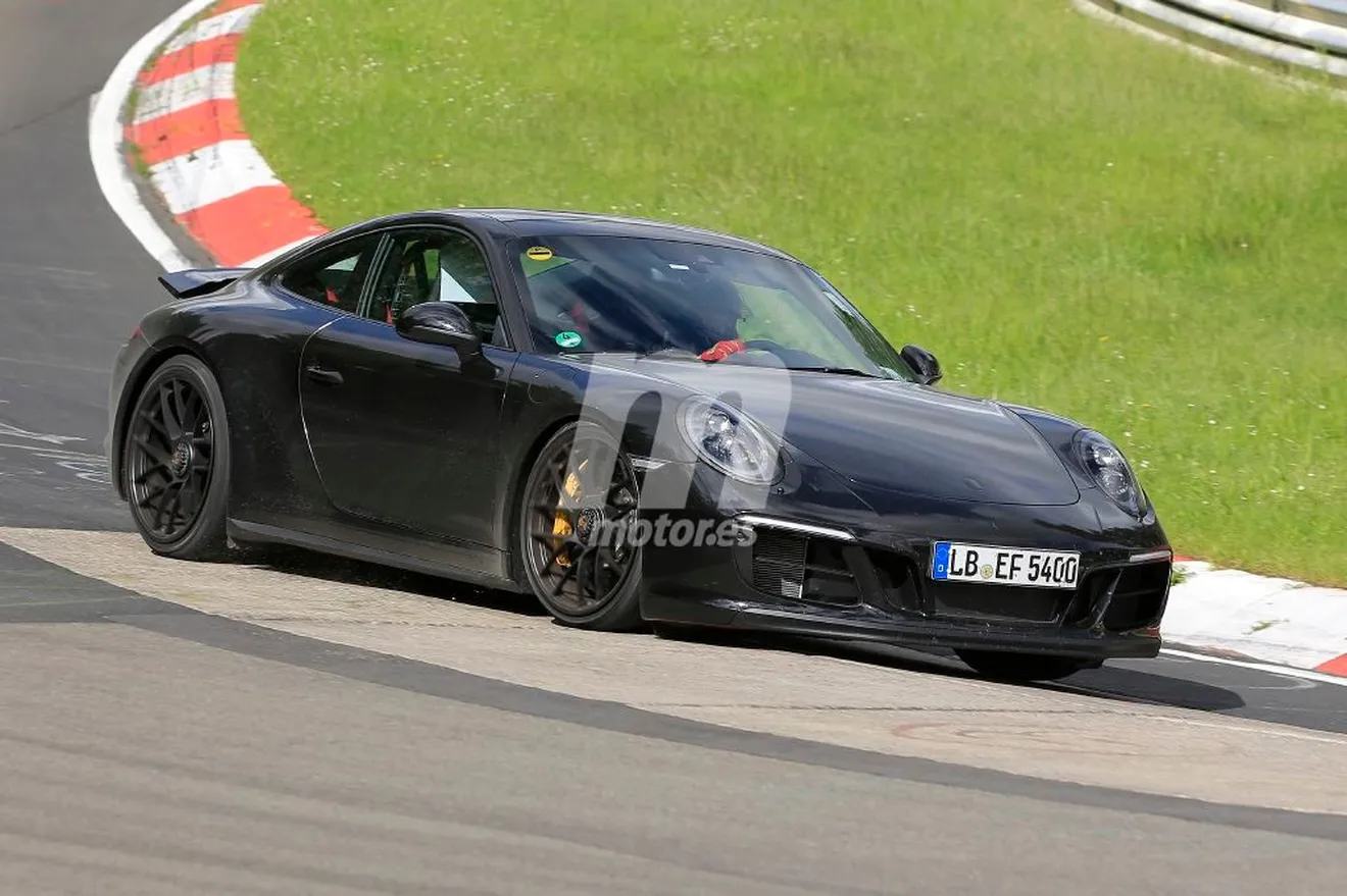 Los renovados Porsche 911 GTS prueban la nueva mecánica turbo